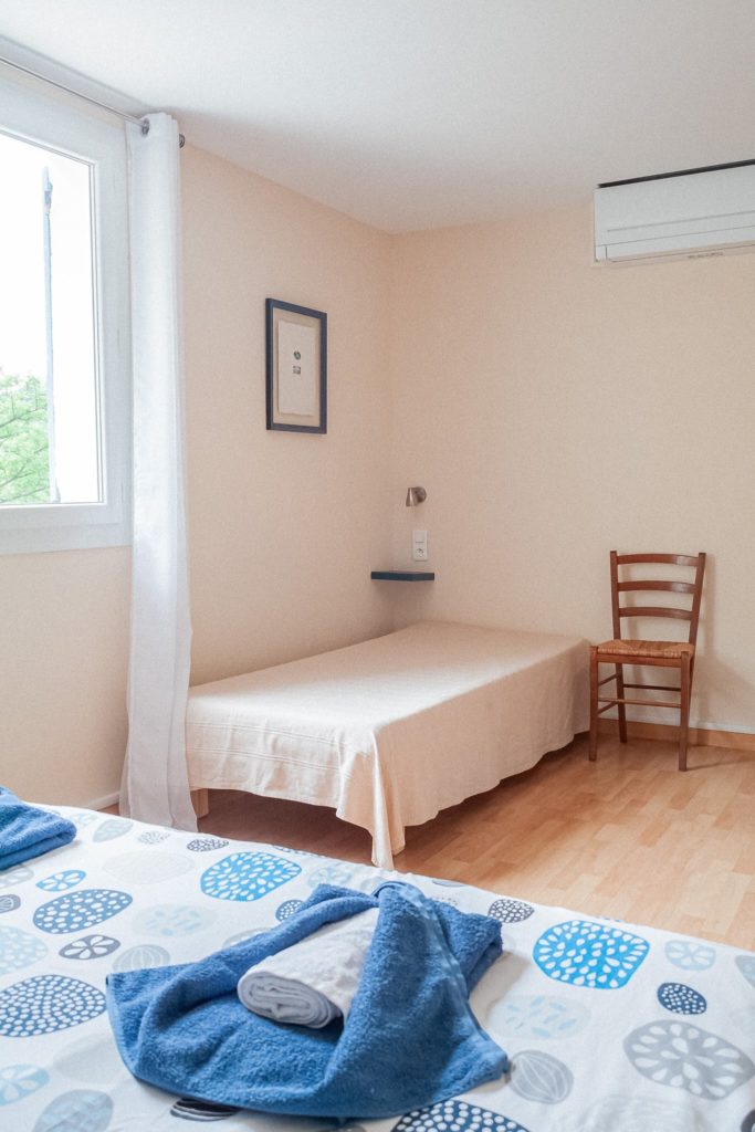 Photo 6ter – Chambre Buèges lit individuel